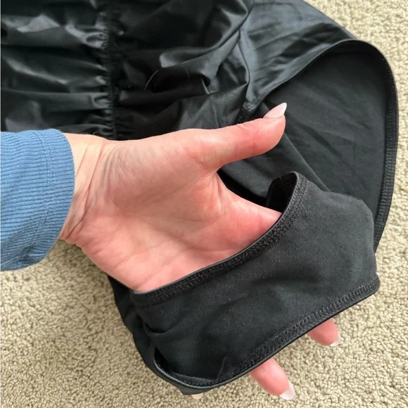 NWOT Good American high cut black strapless swimsuit. Size large (3). - Picture 3 of 6